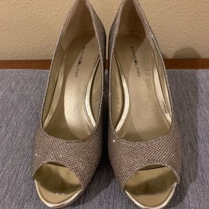 Bandolino Women's Mylah Peep-Toe Pump